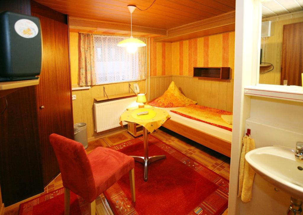 Hotel-Pension Klaer Speyer Room photo