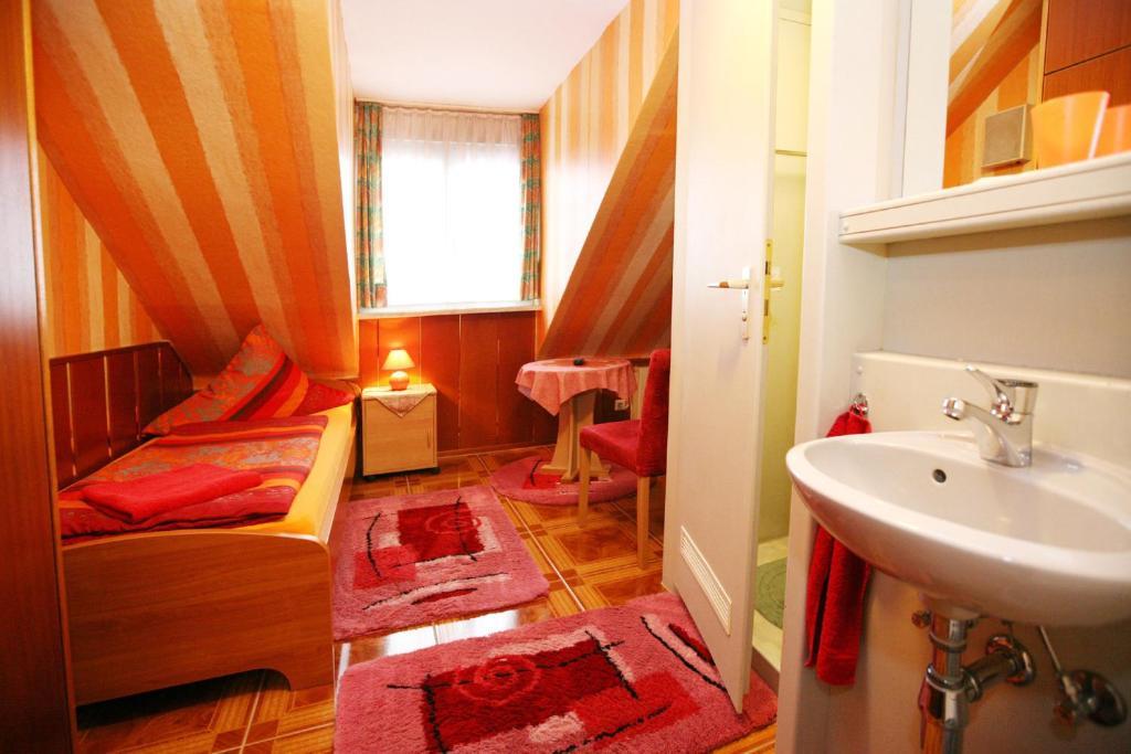 Hotel-Pension Klaer Speyer Room photo